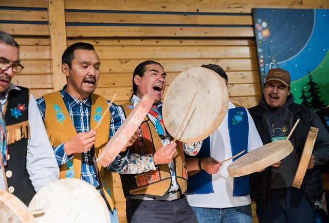 Łutsël K’é Dene First Nation signs Establishment Agreements with Parks Canada and the Government of the Northwest Territories that mark a historic milestone for Thaidene Nëné.